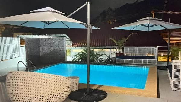 Elephant Sports Bar And Accommodation Phuket Екстериор снимка