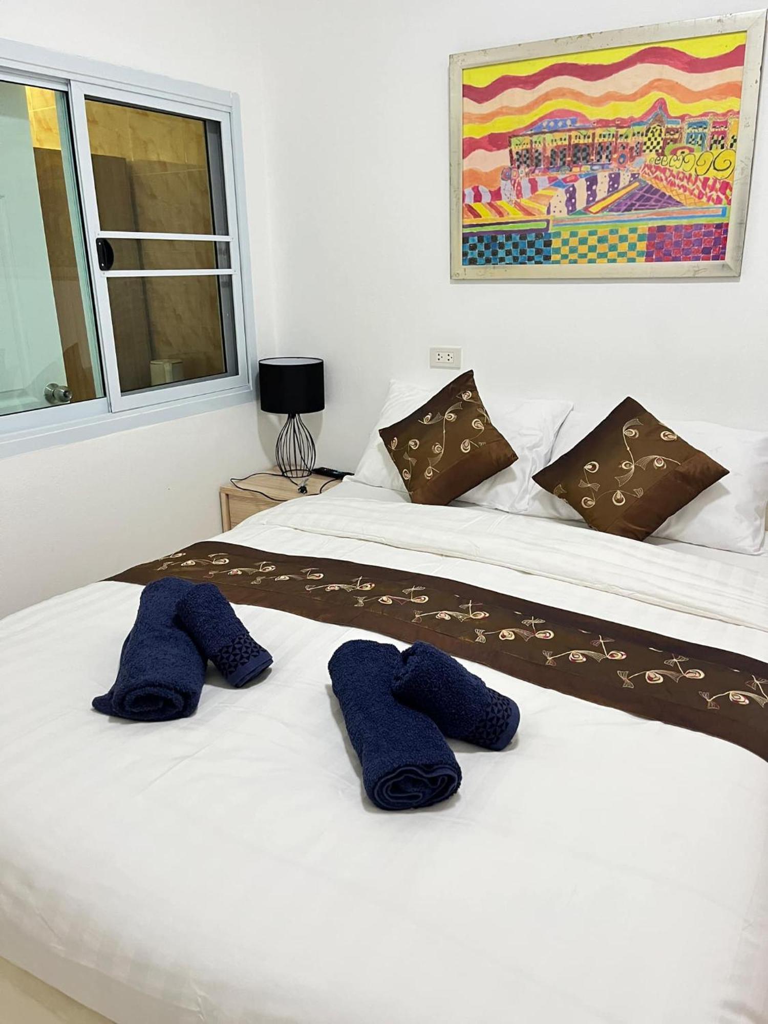 Elephant Sports Bar And Accommodation Phuket Екстериор снимка