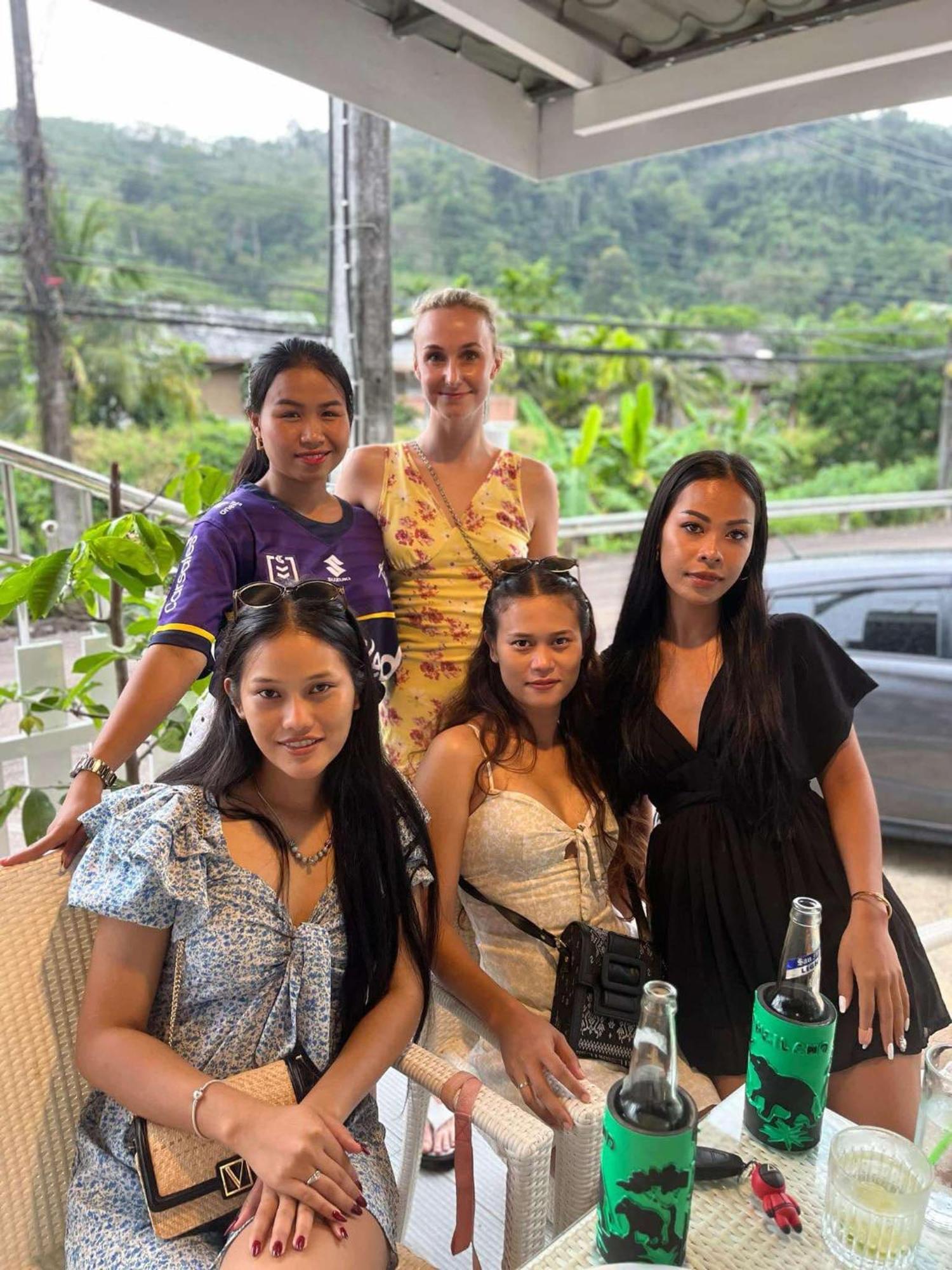 Elephant Sports Bar And Accommodation Phuket Екстериор снимка